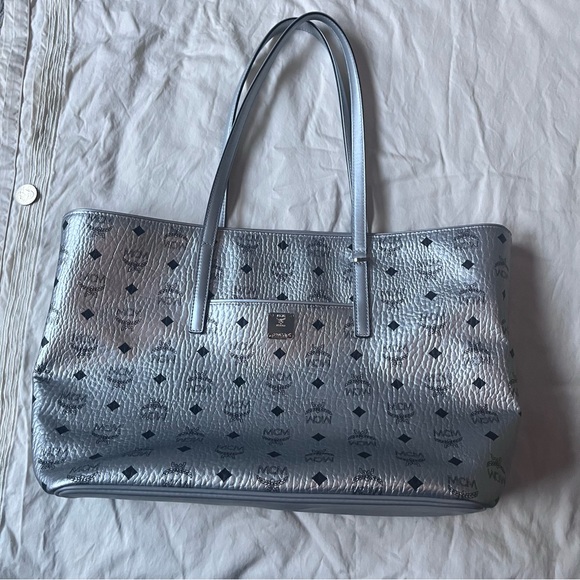 MCM Metallic Visetos Medium Anya Shopper Tote - Silver - Pre-Owned EUC LIKE NEW